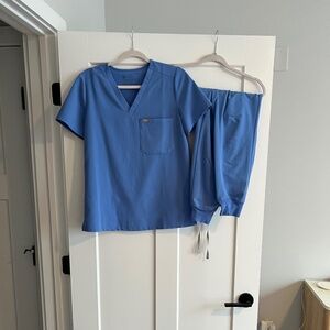 Figs Catarina One-Pocket Scrub Top and Zamora Jogger Pants set size S, Ceil Blue